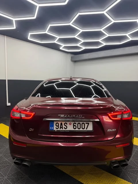 Maserati Ghibli SQ4 zezadu