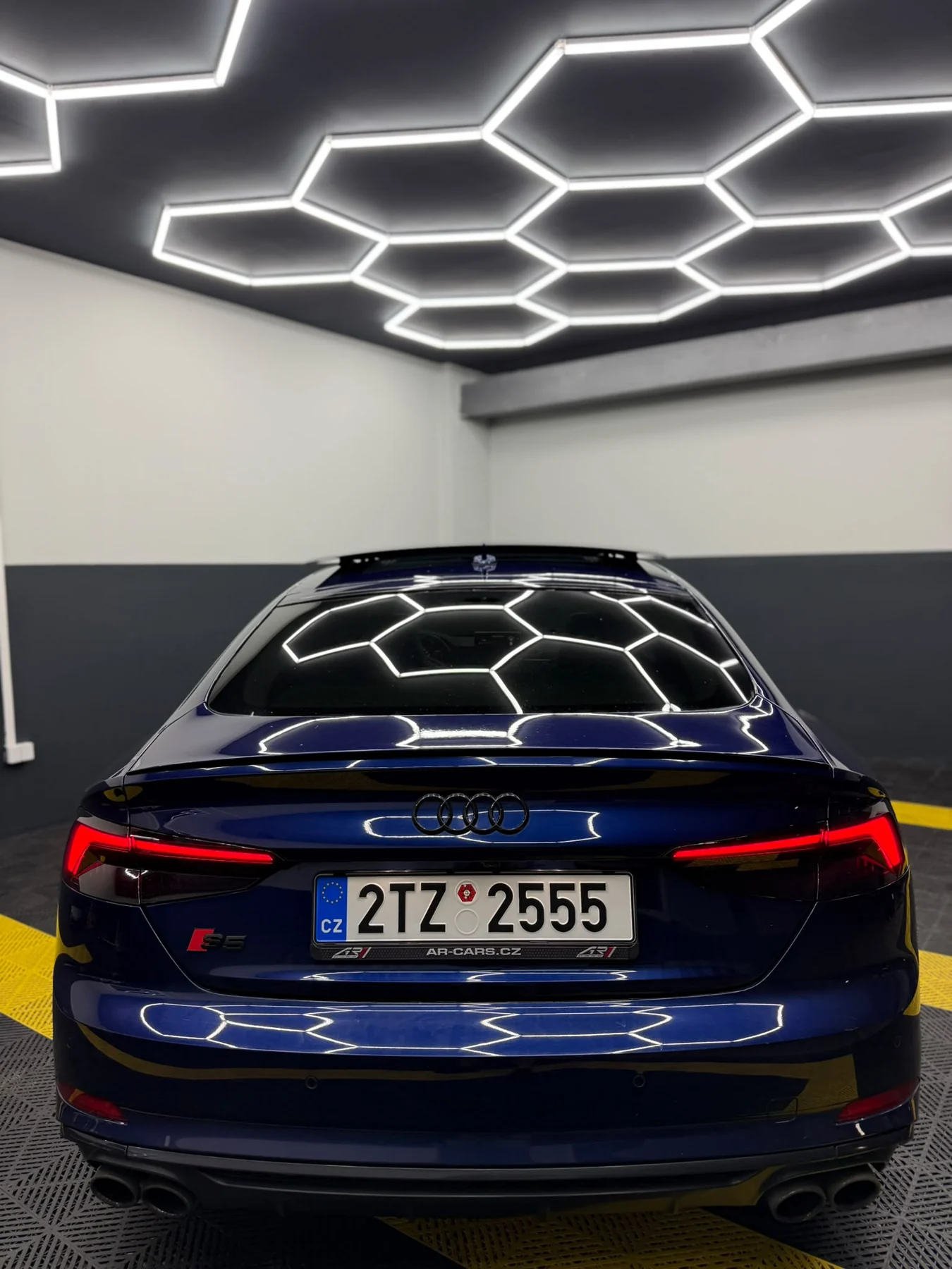 Audi S5 zezadu
