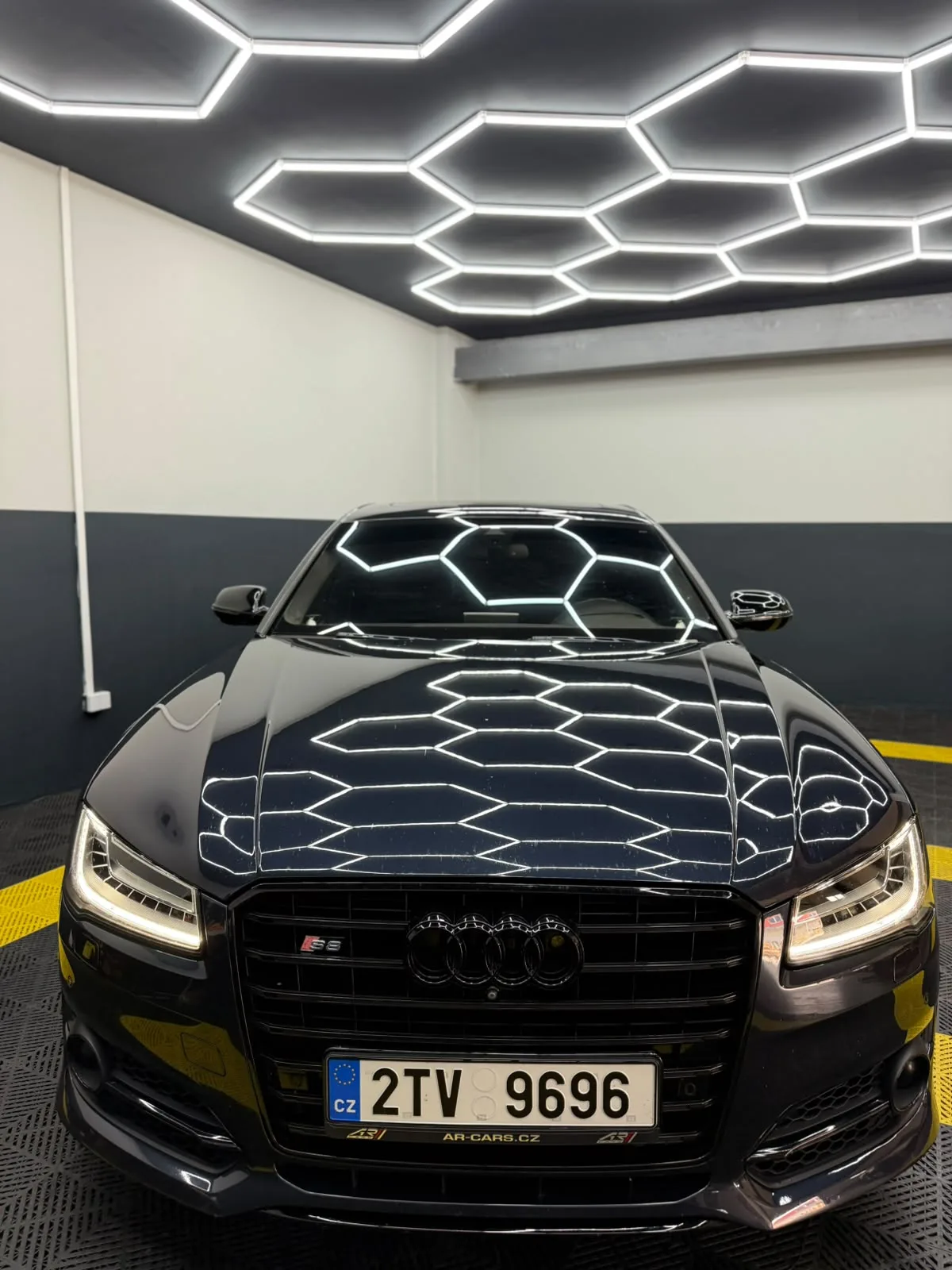 Audi S8 MTM zepředu